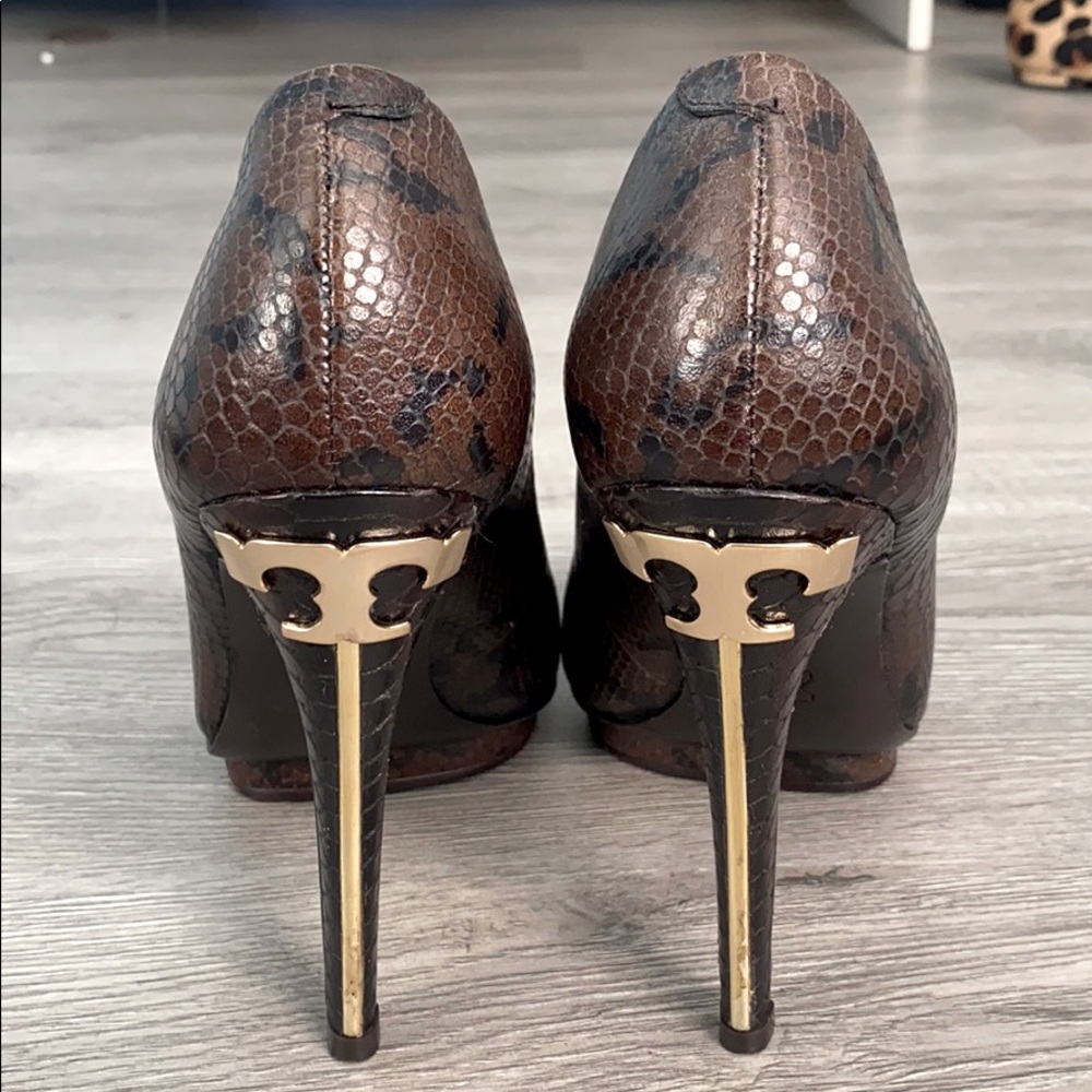 Tory Burch brown snakeskin leather heels